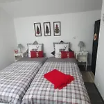 Les Saules Et Les Charmes Feriehus Saint-Remy (Vosges)